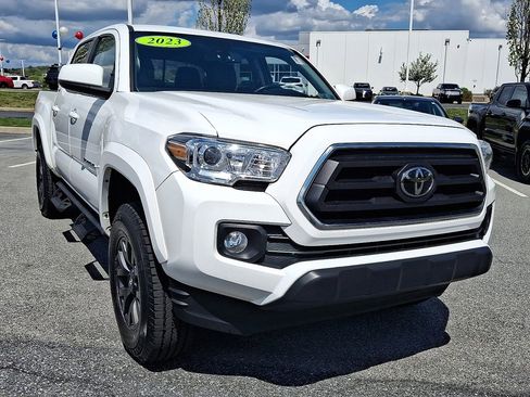 Used 2023 Toyota Tacoma SR5 AWD/4WD image 2