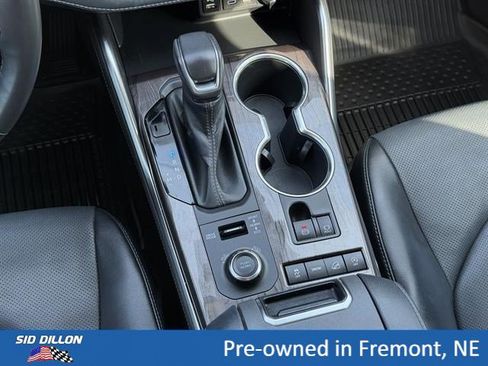 Used 2022 Toyota Highlander Platinum AWD/4WD image 12