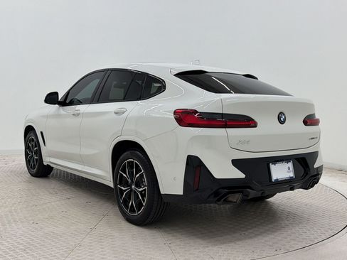 Certified 2025 BMW X4 xDrive30i w/ Premium Package AWD/4WD image 3