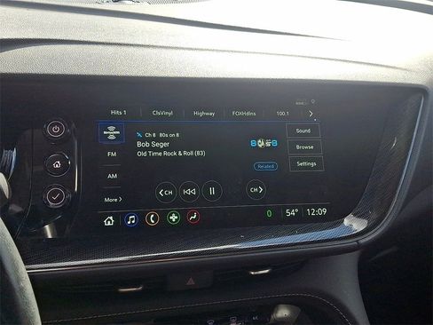 Used 2023 Buick Envision Essence image 17