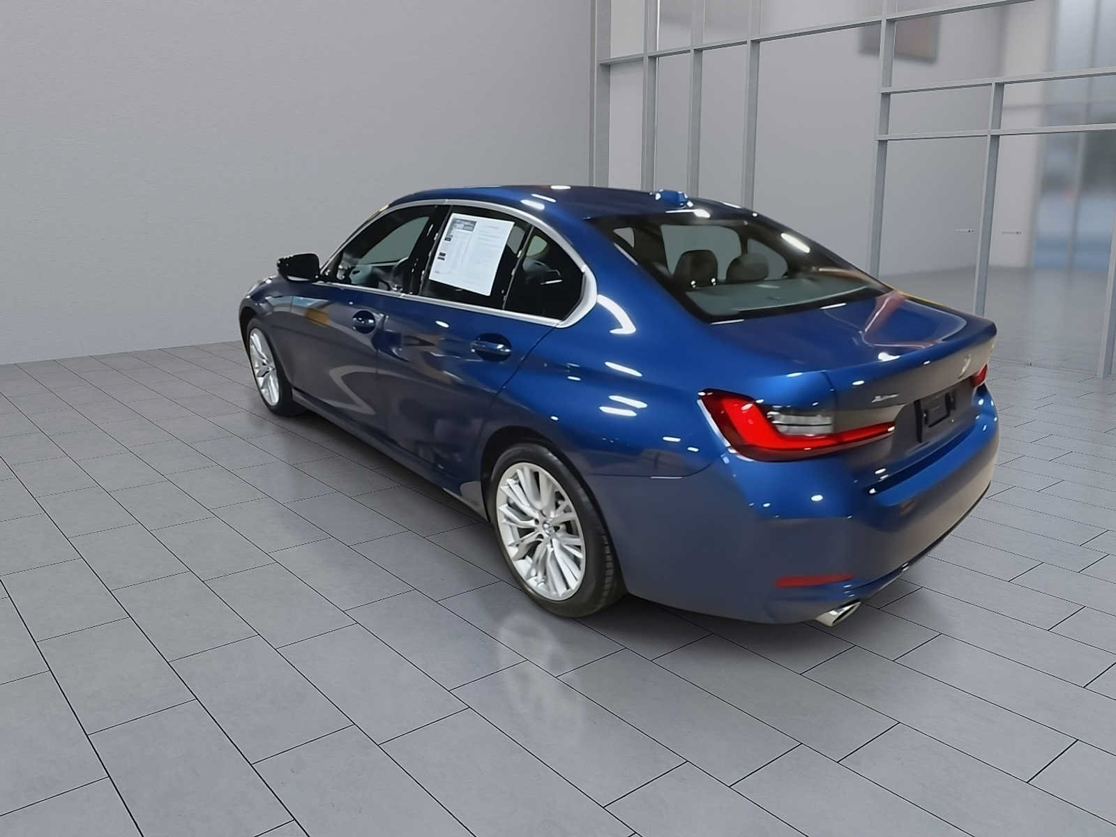 Used 2024 BMW 330i xDrive Sedan w/ Premium Package AWD/4WD image 5