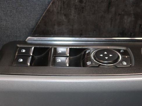 Used 2023 Ford F150 Lariat w/ Trailer Tow Package image 38