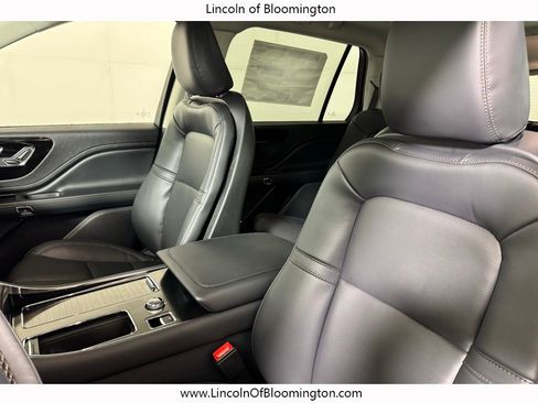 New 2026 Lincoln Aviator AWD image 25