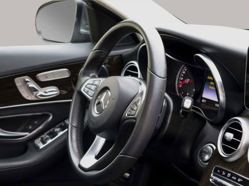 Used 2017 Mercedes-Benz C 300 4MATIC Sedan image 40