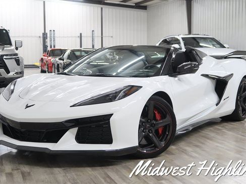 Used 2026 Chevrolet Corvette Z06 RWD image 1