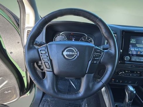 Used 2024 Nissan Frontier SV w/ SV Convenience Package image 11