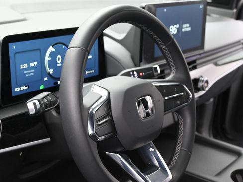 Used 2025 Honda Prologue Touring image 13