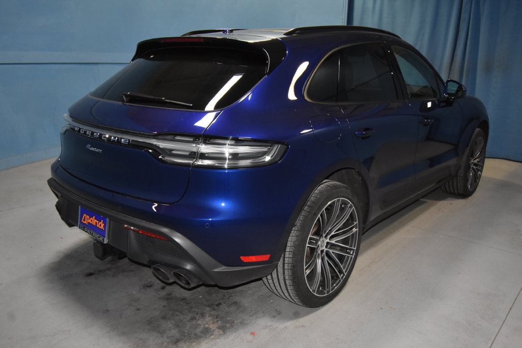Certified 2025 Porsche Macan AWD/4WD image 29