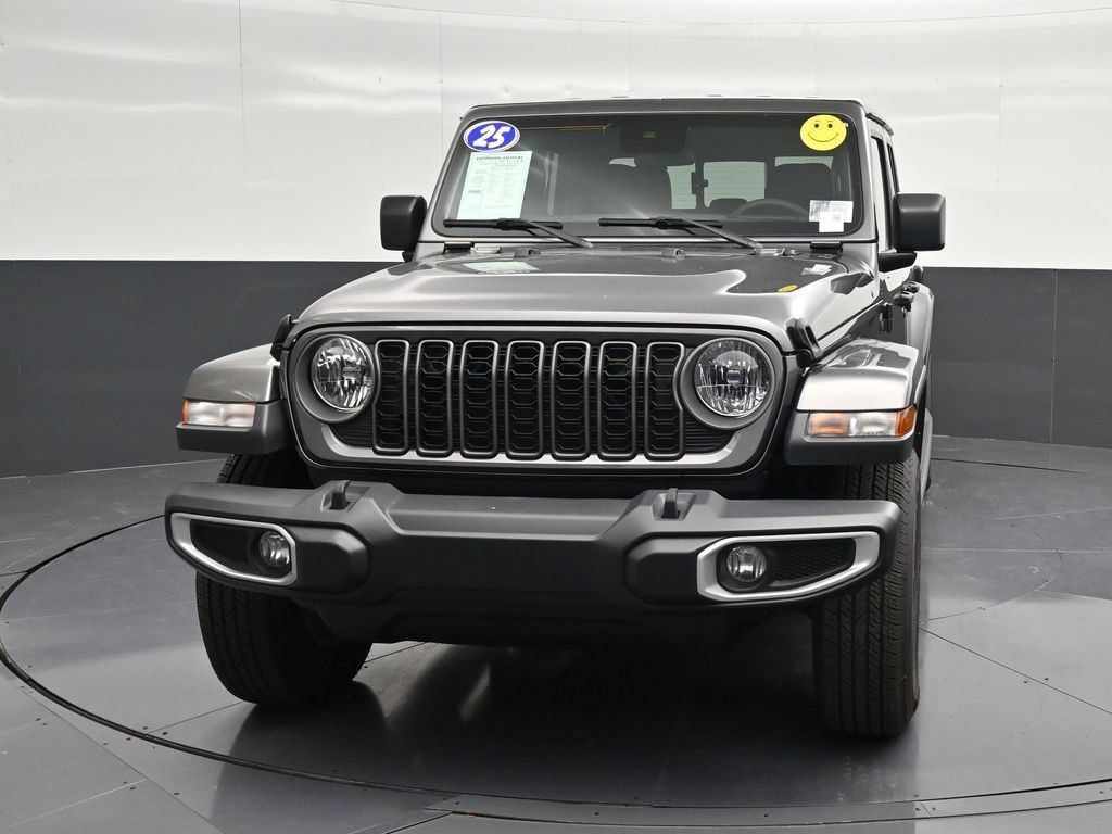 Used 2025 Jeep Gladiator Sport AWD/4WD image 7