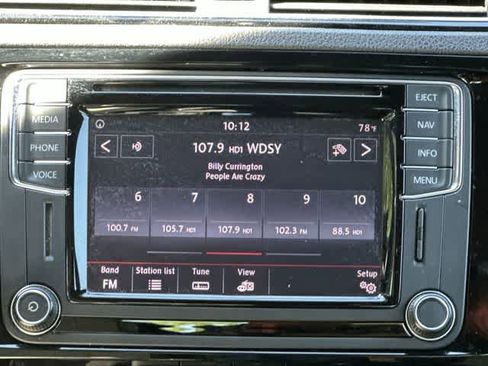 Used 2017 Volkswagen Jetta Sport w/ Jetta Sport Lighting Package FWD image 11