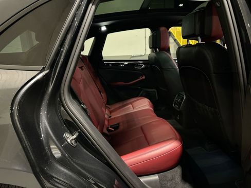 Used 2025 Porsche Macan image 7