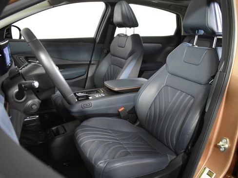 Certified 2024 Nissan Ariya AWD image 9