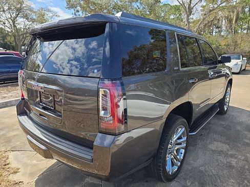 Used 2019 GMC Yukon SLT w/ Premium Edition image 6