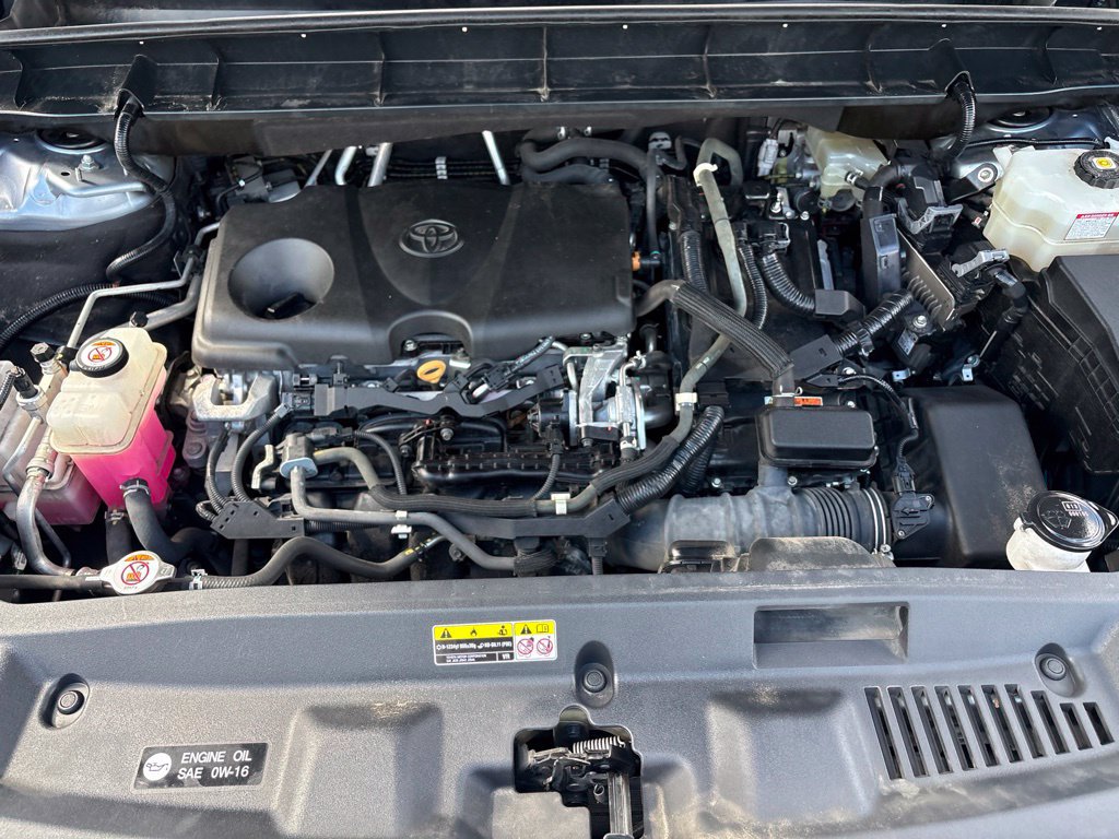 Used 2020 Toyota Highlander XLE FWD image 11