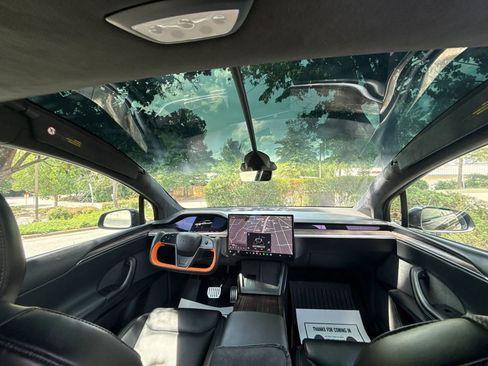 Used 2023 Tesla Model X AWD/4WD image 18