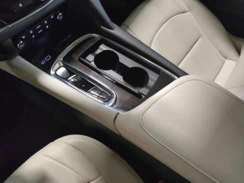 Used 2023 Buick Enclave Essence w/ Experience Buick Package FWD image 26
