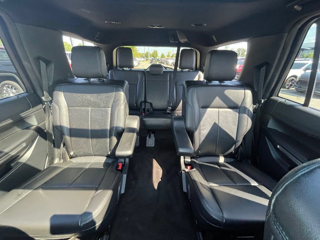 Used 2020 Ford Expedition XLT w/ Equipment Group 202A RWD image 22