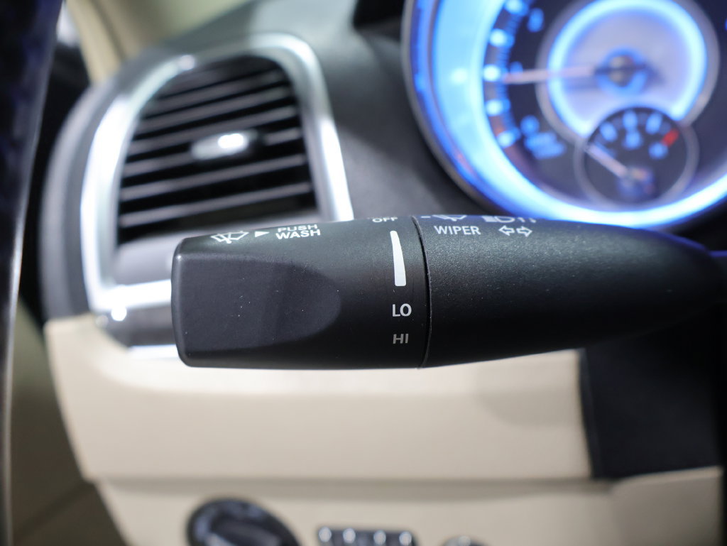 Used 2013 Chrysler 300 AWD w/ Driver Convenience Group image 35