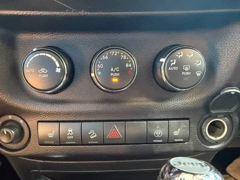 Used 2015 Jeep Wrangler Unlimited Sahara AWD/4WD image 21