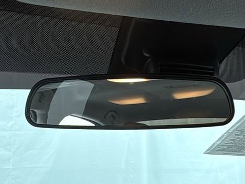 Used 2025 Nissan Versa SR image 29