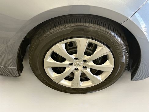 Used 2025 Toyota Corolla LE image 11