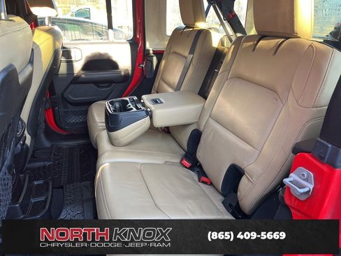 Used 2018 Jeep Wrangler Unlimited Rubicon w/ Dual Top Group image 9