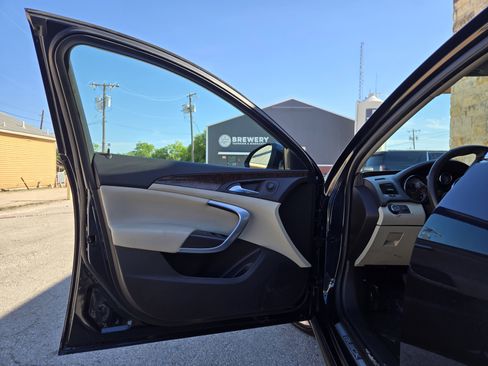 Used 2013 Buick Regal Premium image 4