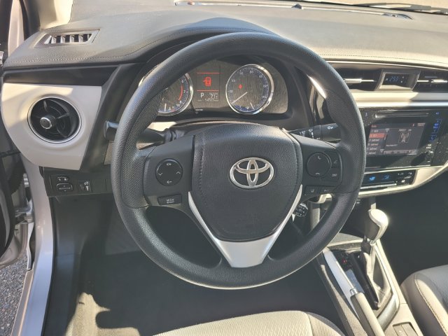 Used 2017 Toyota Corolla LE FWD image 30