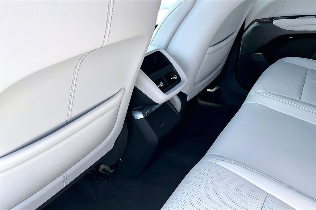 Certified 2024 Cadillac Lyriq Luxury w/ LPO, Floor Liner Package AWD/4WD image 7