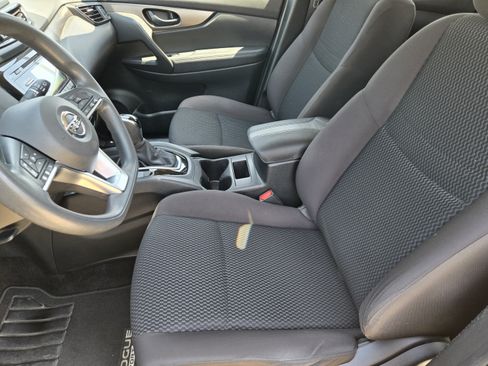 Used 2018 Nissan Rogue Sport S w/ S Appearance Package FWD image 9