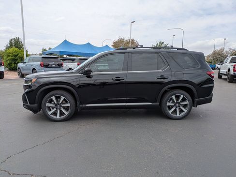 Used 2023 Honda Pilot Touring image 7