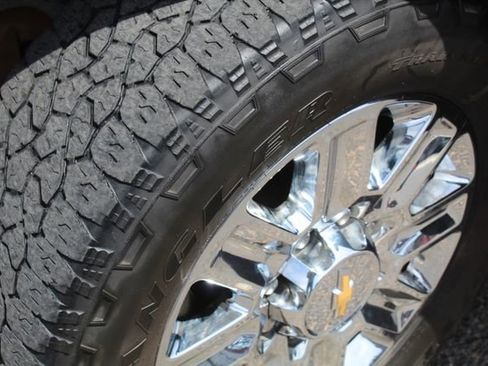 Used 2024 Chevrolet Silverado 2500 High Country w/ High Country Premium Package AWD/4WD image 13