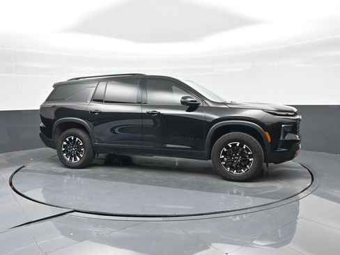 Used 2024 Chevrolet Traverse Z71 image 12