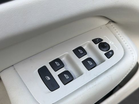 Certified 2023 Volvo XC60 B5 Core w/ Climate Package FWD image 26