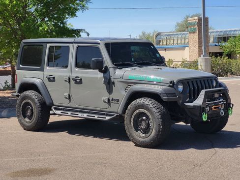 Used 2022 Jeep Wrangler Unlimited Sport AWD/4WD image 3