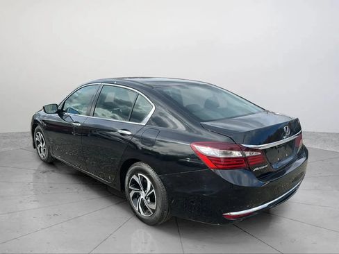 Used 2017 Honda Accord LX image 4