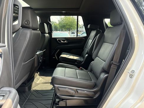 Used 2022 Chevrolet Tahoe Z71 w/ Luxury Package AWD/4WD image 23