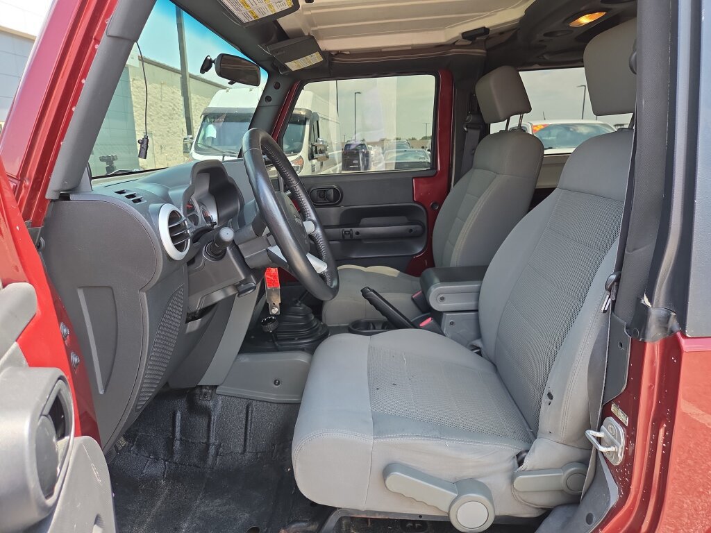 Used 2008 Jeep Wrangler Sahara w/ Dual Top Group AWD/4WD image 11
