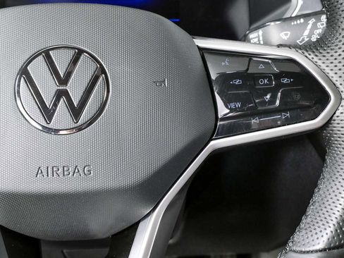 Used 2024 Volkswagen Tiguan SE R-Line image 14