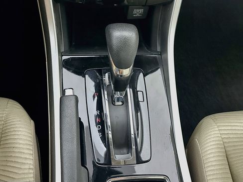 Used 2016 Honda Accord LX image 23