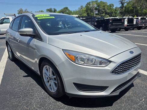Used 2016 Ford Focus SE image 9