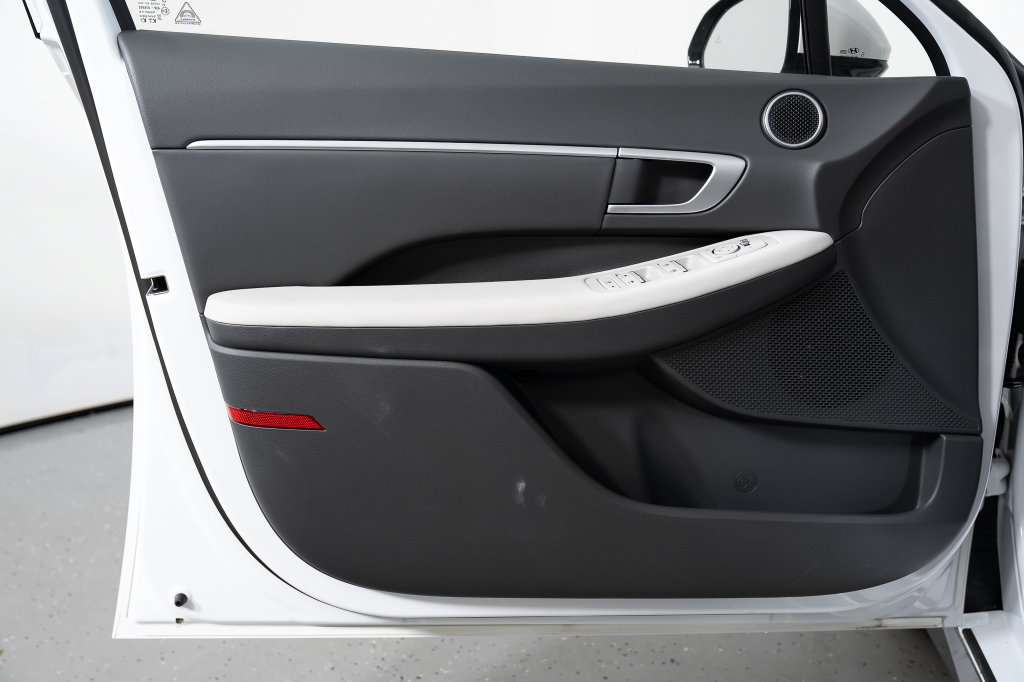 New 2026 Hyundai Sonata SEL FWD image 32