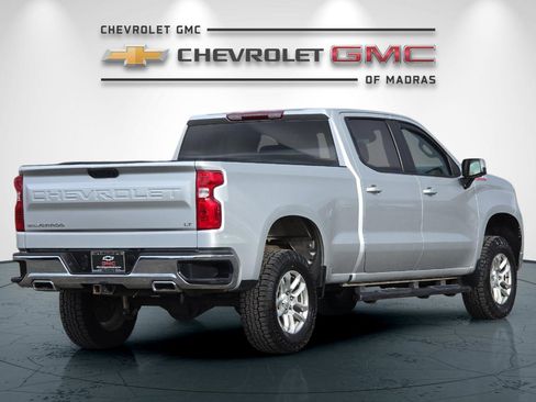 Used 2022 Chevrolet Silverado 1500 LT w/ Z71 Off-Road Package image 3