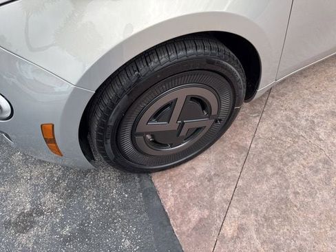 New 2025 FIAT 500 e image 3