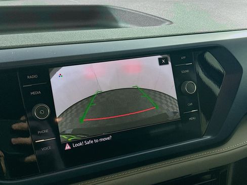 Used 2024 Volkswagen Taos SE image 23