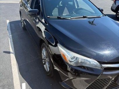 Used 2016 Toyota Camry SE w/ Moonroof Package