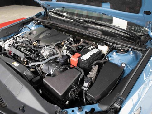 Used 2024 Toyota Camry SE image 32