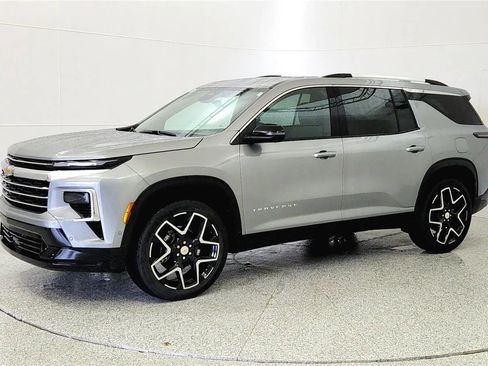 New 2026 Chevrolet Traverse High Country FWD image 3