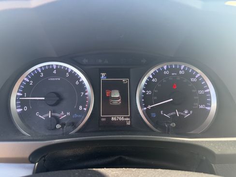 Used 2019 Toyota Highlander LE FWD image 29