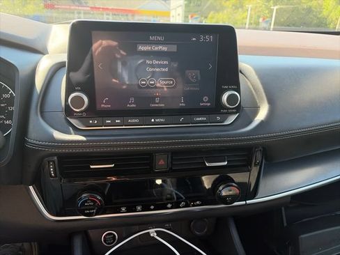 Used 2021 Nissan Rogue SV FWD image 4